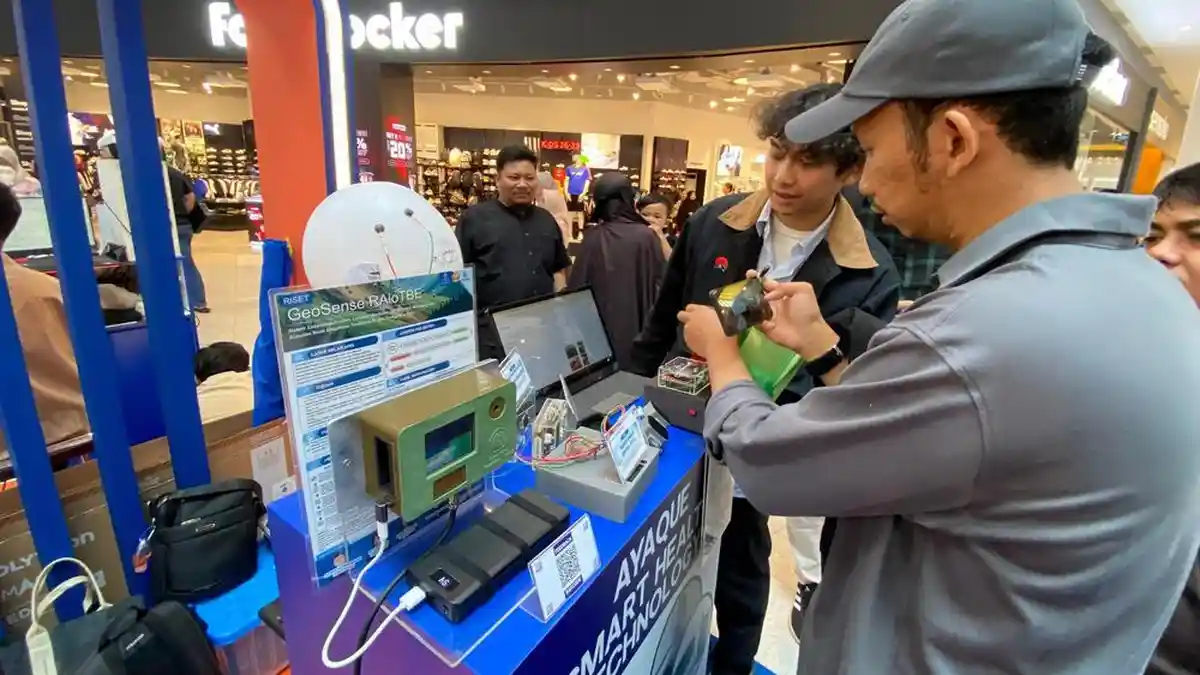 Alat pendeteksi gempa Ayaque karya mahasiswa Geofisika Unpad di Summarecon Mall Bandung