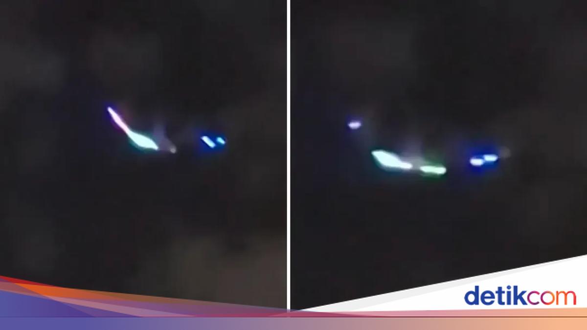 Cahaya misterius warna-warni yang melayang di langit malam Tehran