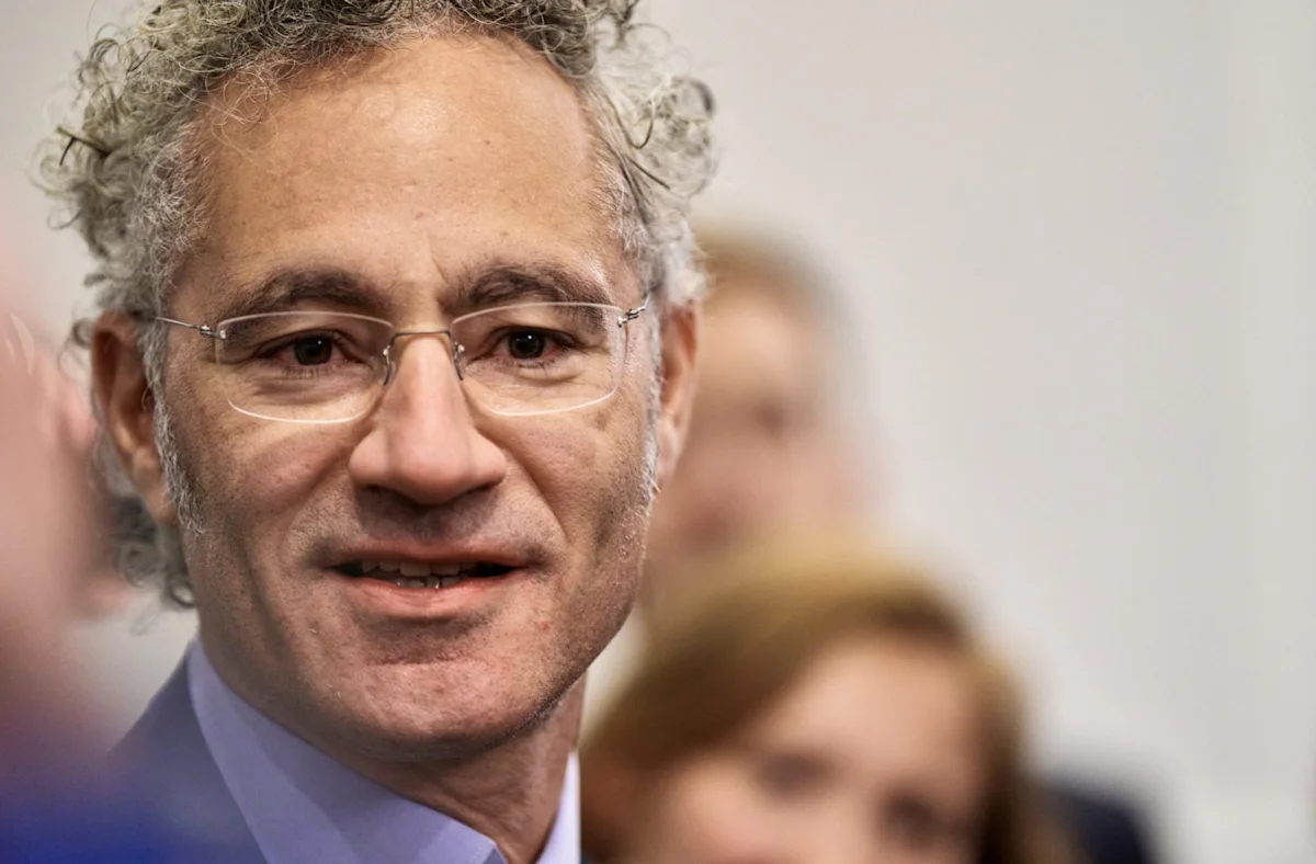 CEO Palantir Alex Karp membeli hutan di Swedia