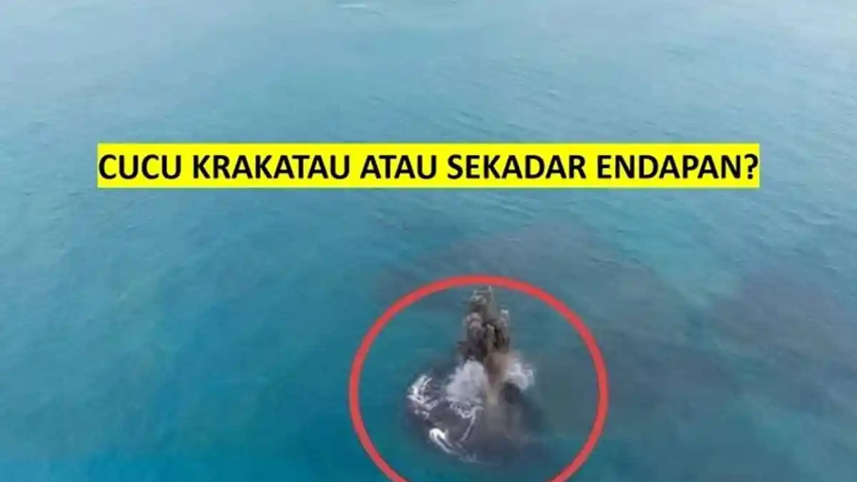 Daratan baru seluas 30 hektare di perairan Selat Sunda dekat Gunung Anak Krakatau