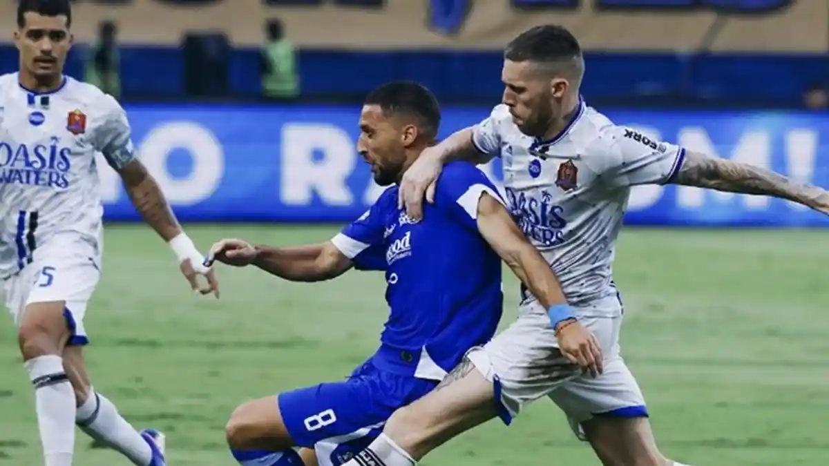 Duel Persib Bandung melawan Persija Jakarta di Stadion Utama Gelora Bung Karno