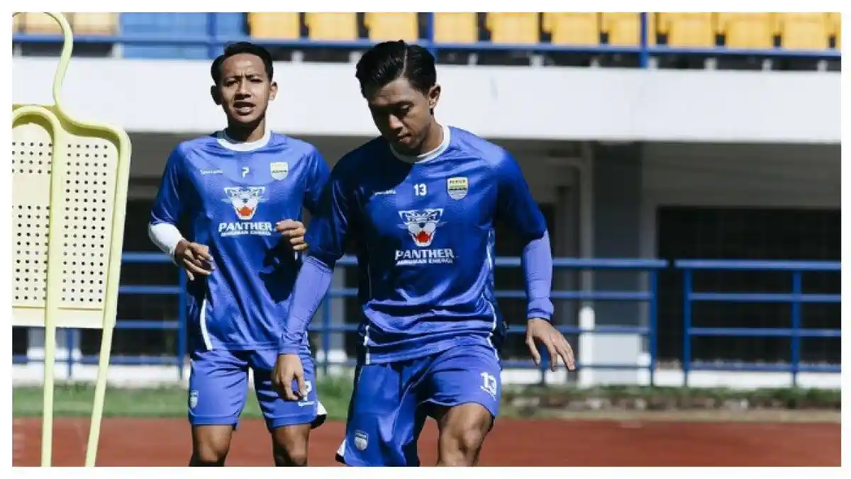 Febri Hariyadi winger senior Persib Bandung yang absen karena cedera