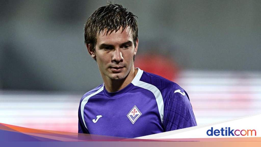 Franco Mastantuono melakukan selebrasi usai cetak hat-trick untuk Fiorentina