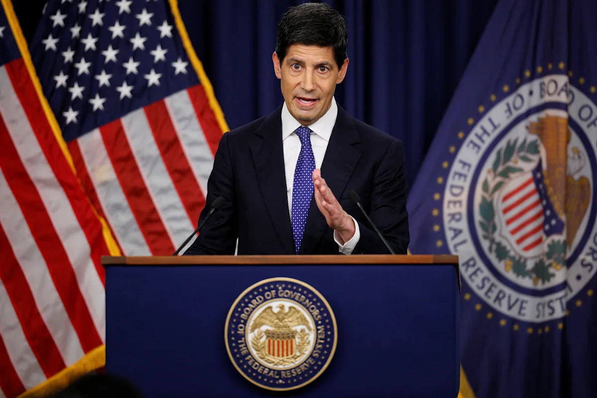 Federal Reserve Naikkan Suku Bunga, Kevin Warsh Tegaskan Fokus Tekan Inflasi