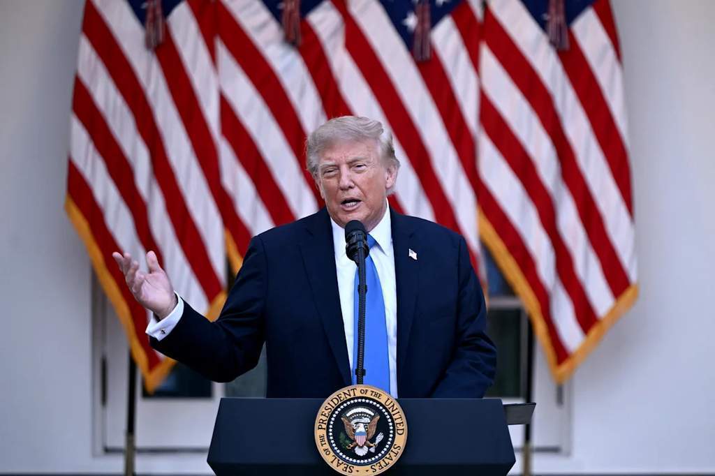 Gedung The Federal Reserve dan Presiden Donald Trump