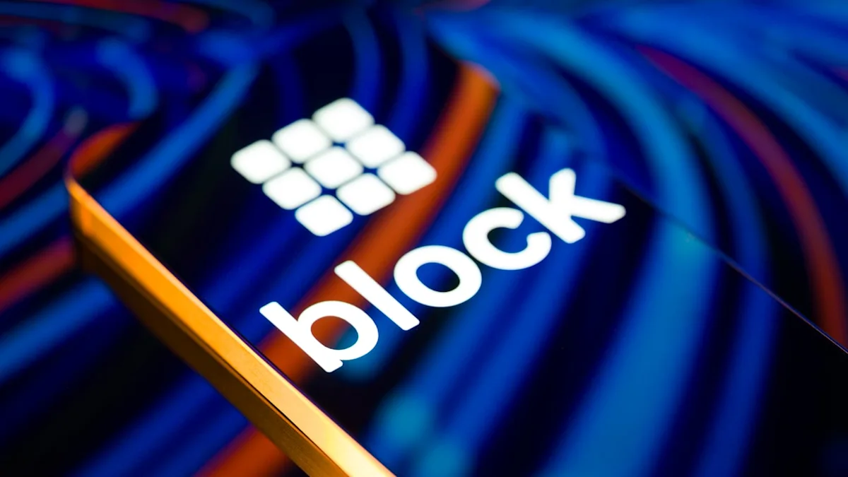 Ilustrasi aplikasi keuangan Square dan Cash App milik Block Inc yang tengah diselidiki FTC