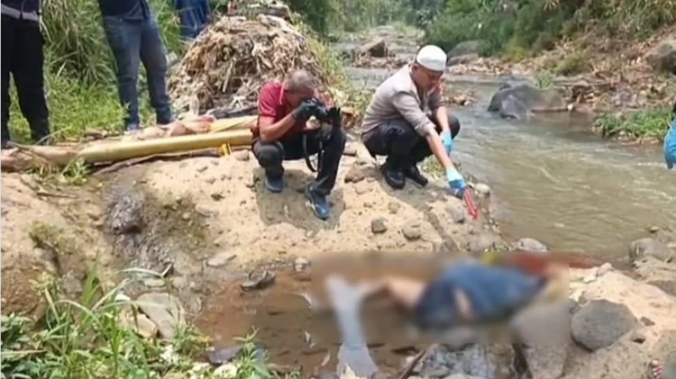 Ilustrasi evakuasi penemuan jenazah pria di aliran sungai Sukabumi