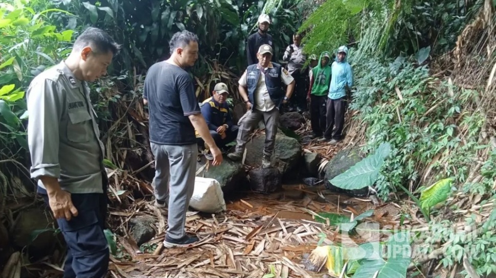 Ilustrasi penemuan tengkorak manusia di aliran sungai yang mengering di Sukabumi