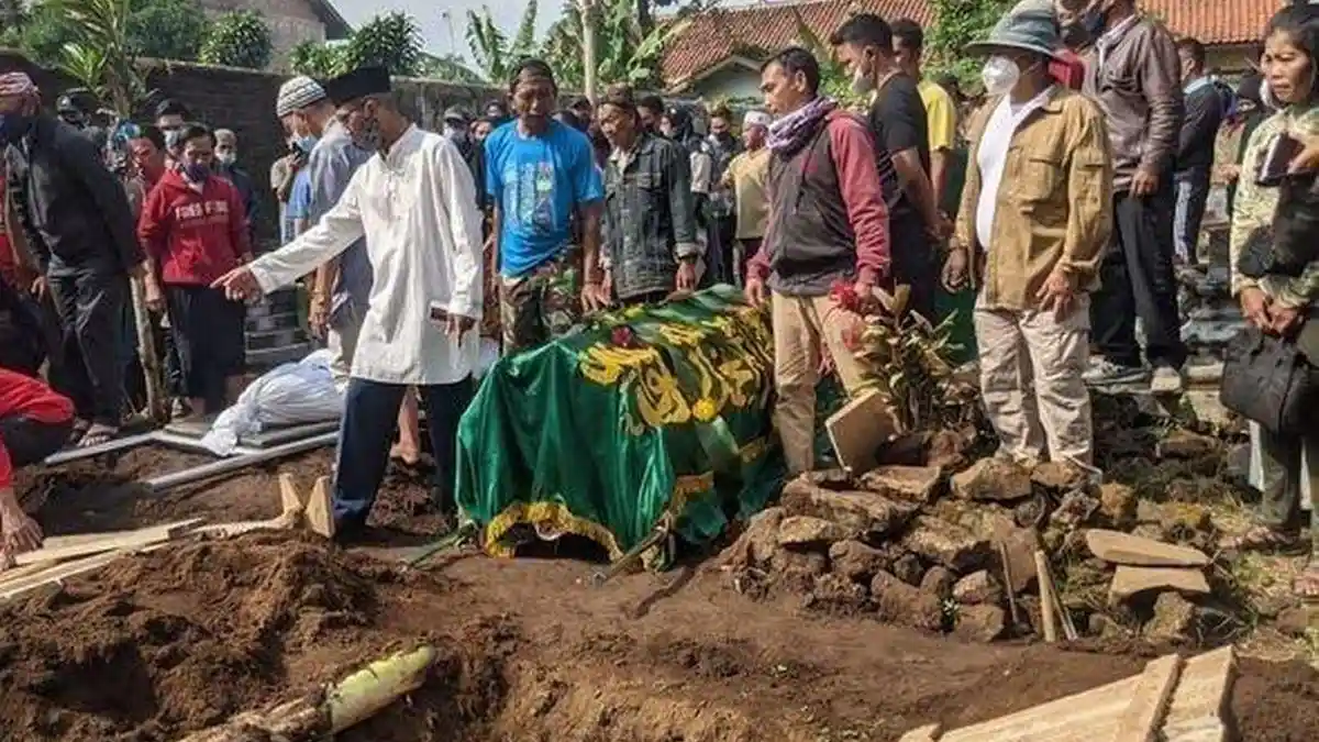 Ilustrasi proses investigasi kasus kriminal di kantor kepolisian