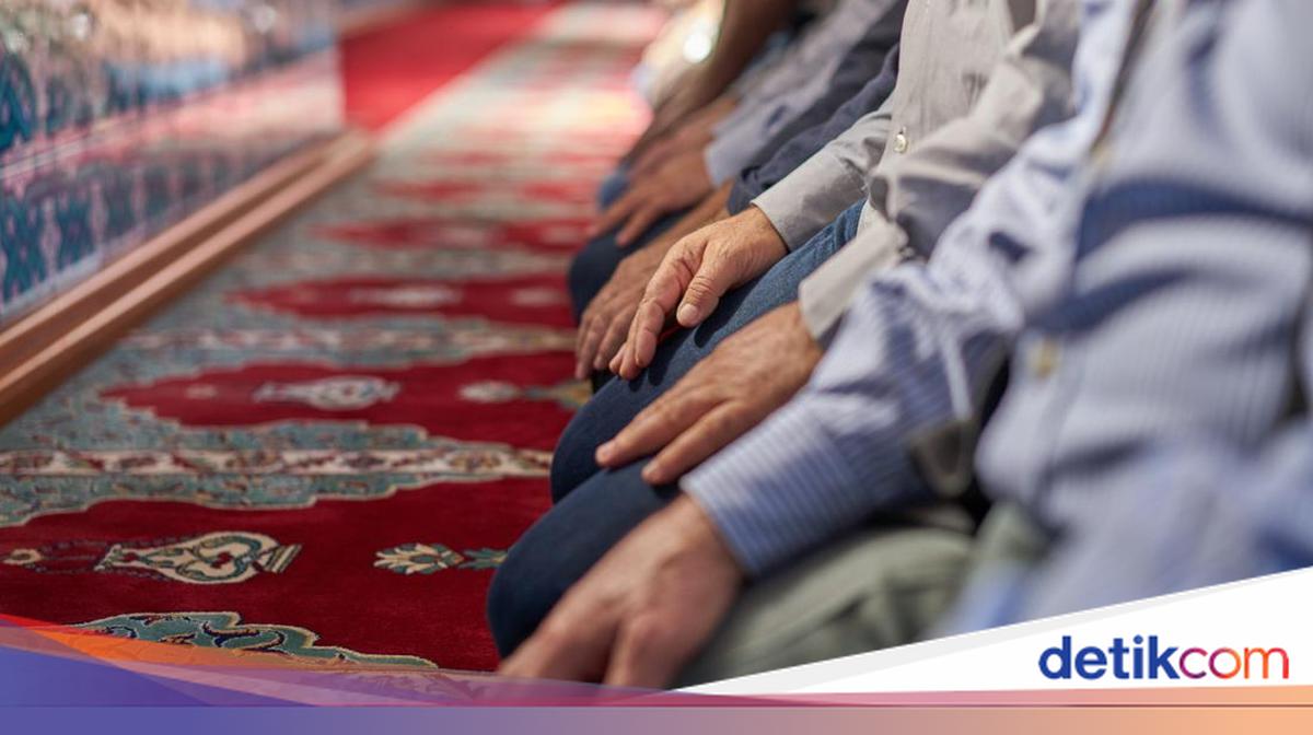 Ilustrasi waktu sholat di masjid wilayah Cirebon