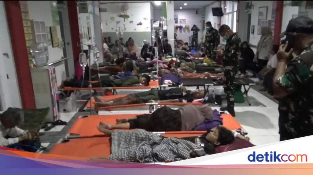 Ilustrasi warga mendapatkan perawatan medis di puskesmas akibat keracunan makanan di Sumedang