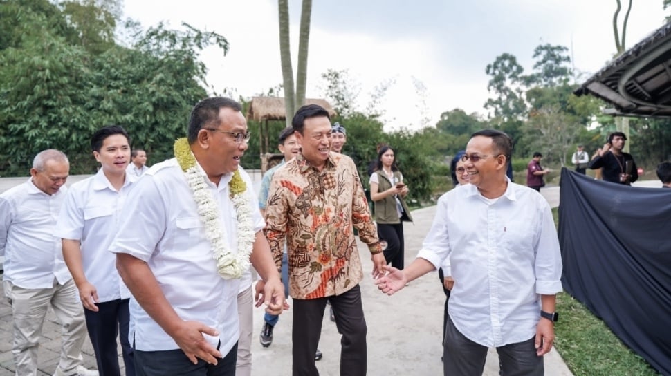 Kawasan ekowisata hijau yang asri dan rimbun di Bandung Barat dan Bogor