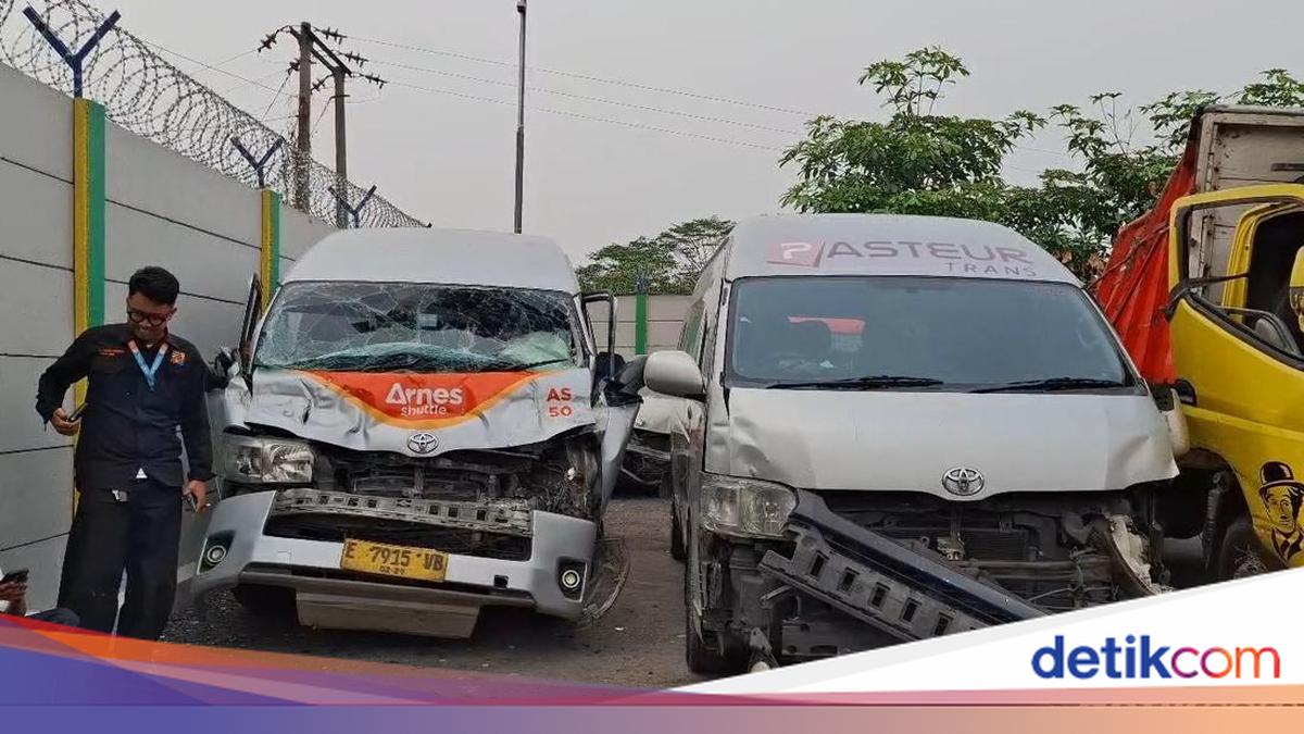Kecelakaan beruntun 15 kendaraan di Tol Cipularang KM 91