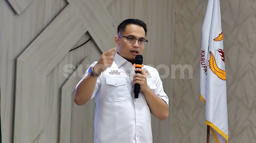Ketua KONI Kabupaten Bogor Arif Rochmawan memberikan keterangan terkait penyidikan KPK