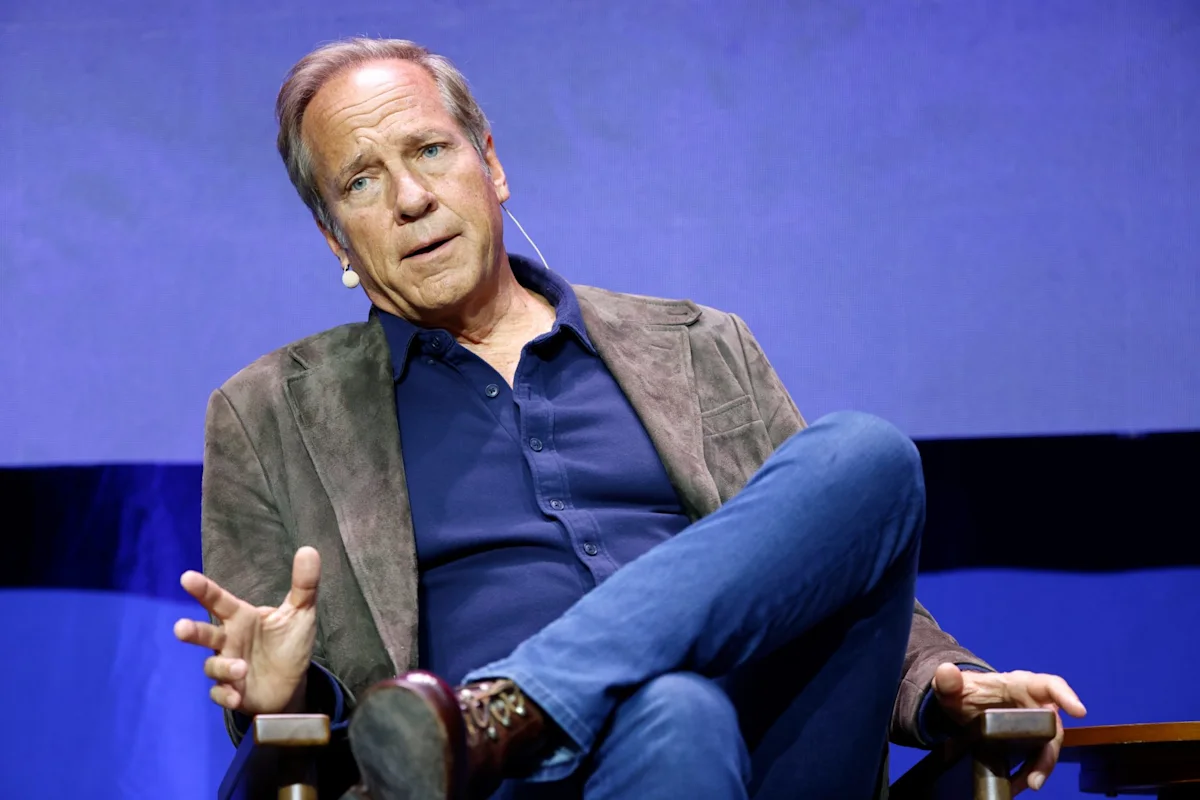 Mike Rowe berbicara mengenai krisis tenaga kerja terampil di Amerika Serikat