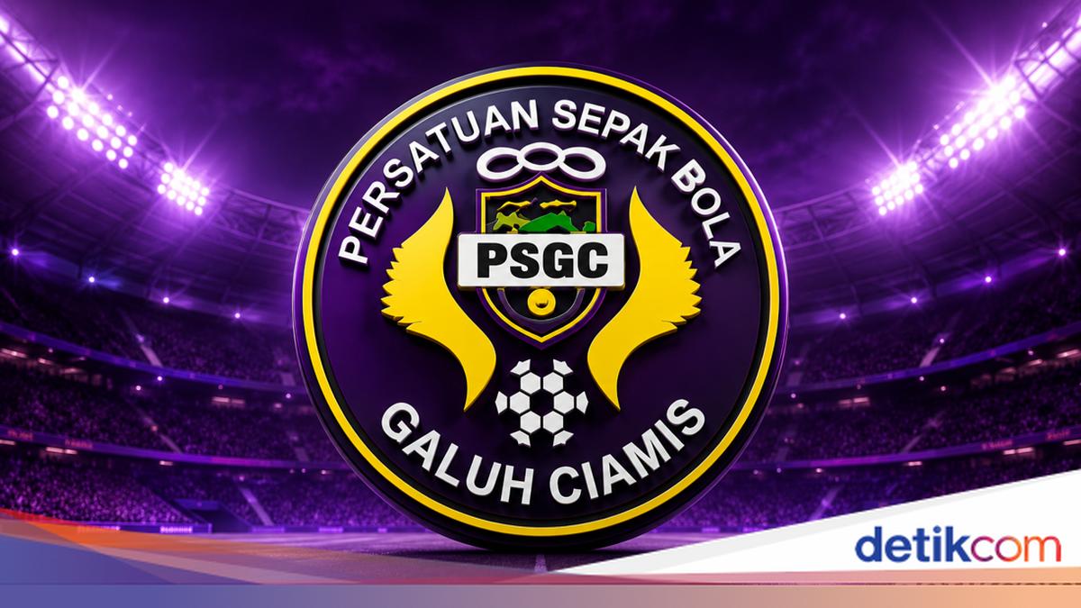 Pemain muda Persib Bandung Athaya Zahran dan Kevin Muhammad Islami Pasha