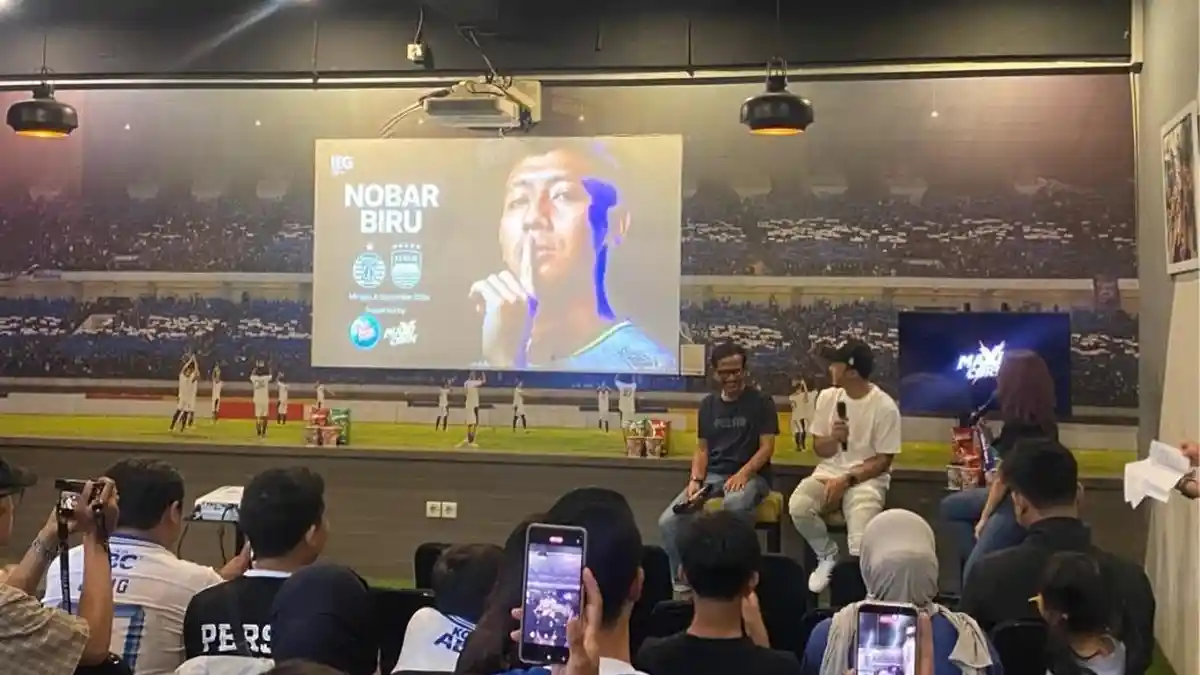 Pemain Persib Bandung bersiap menghadapi Persija Jakarta di SUGBK