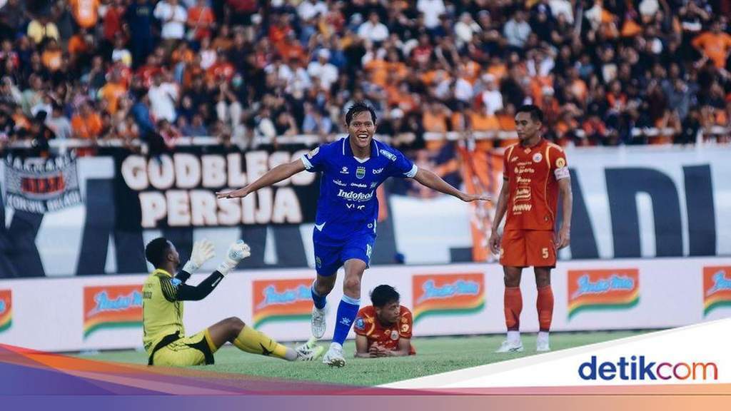 Pemain Persija Jakarta merayakan gol dalam ajang Piala Presiden 2026