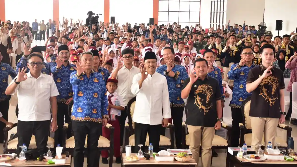 Perbaikan rumah tidak layak huni bagi orang tua siswa Sekolah Rakyat di Sumedang