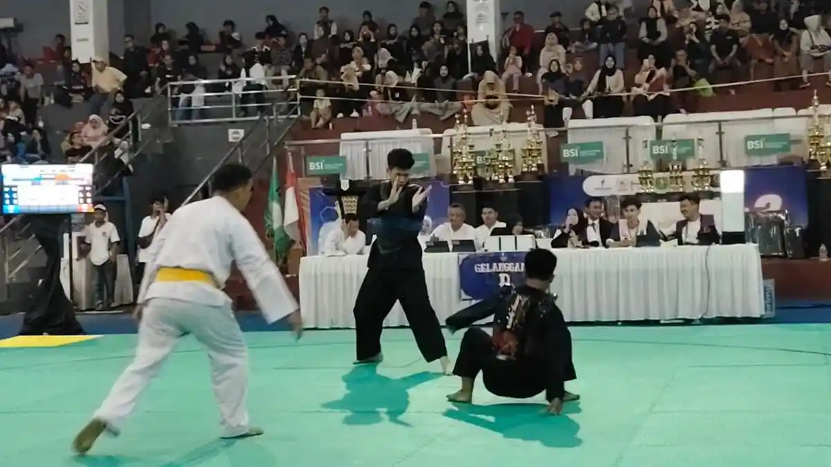 Pesilat muda bertanding dalam Jaraido Championship 2026 di Kota Sukabumi