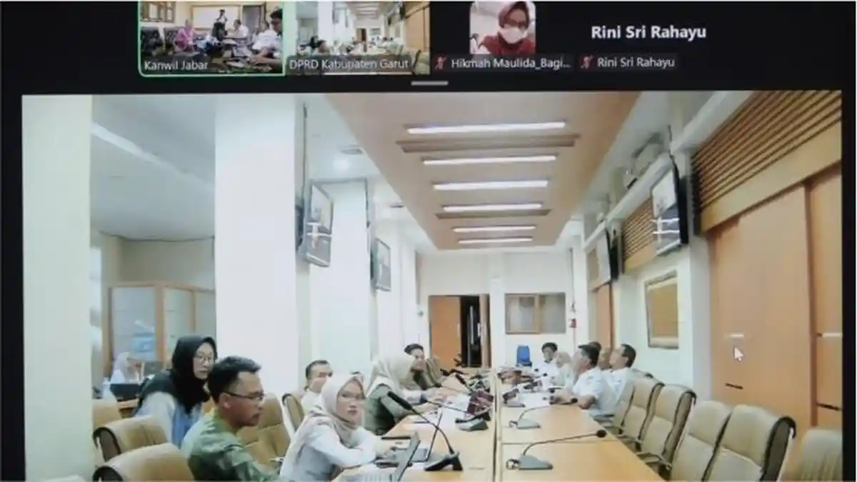 Rapat harmonisasi Raperda Kabupaten Garut oleh Kanwil Kemenkum Jabar secara daring