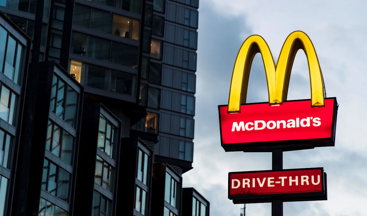 Sistem drive-thru berbasis AI McDonalds bernama Archy di restoran cepat saji