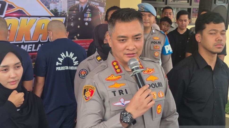 Suasana kawasan pusat perbelanjaan di Bandung tempat lokasi restoran