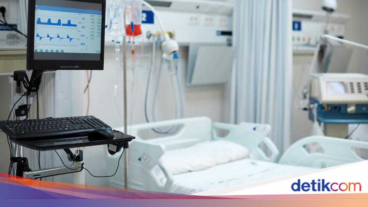 Suasana pelayanan di rumah sakit umum di Indonesia saat penanganan pasien